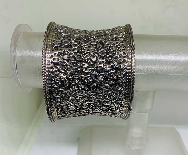 Silver Designed Brangle